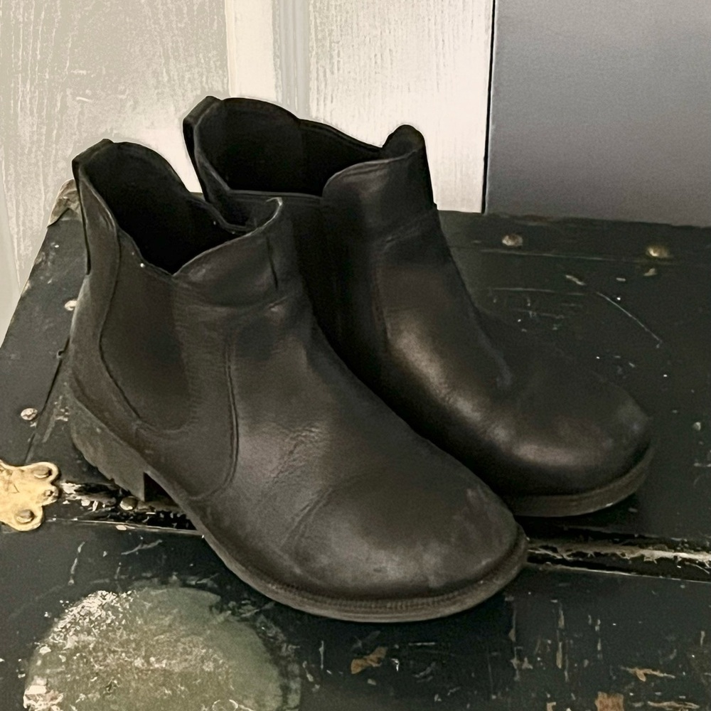 UGG Bonham III Waterproof Chelsea Boot